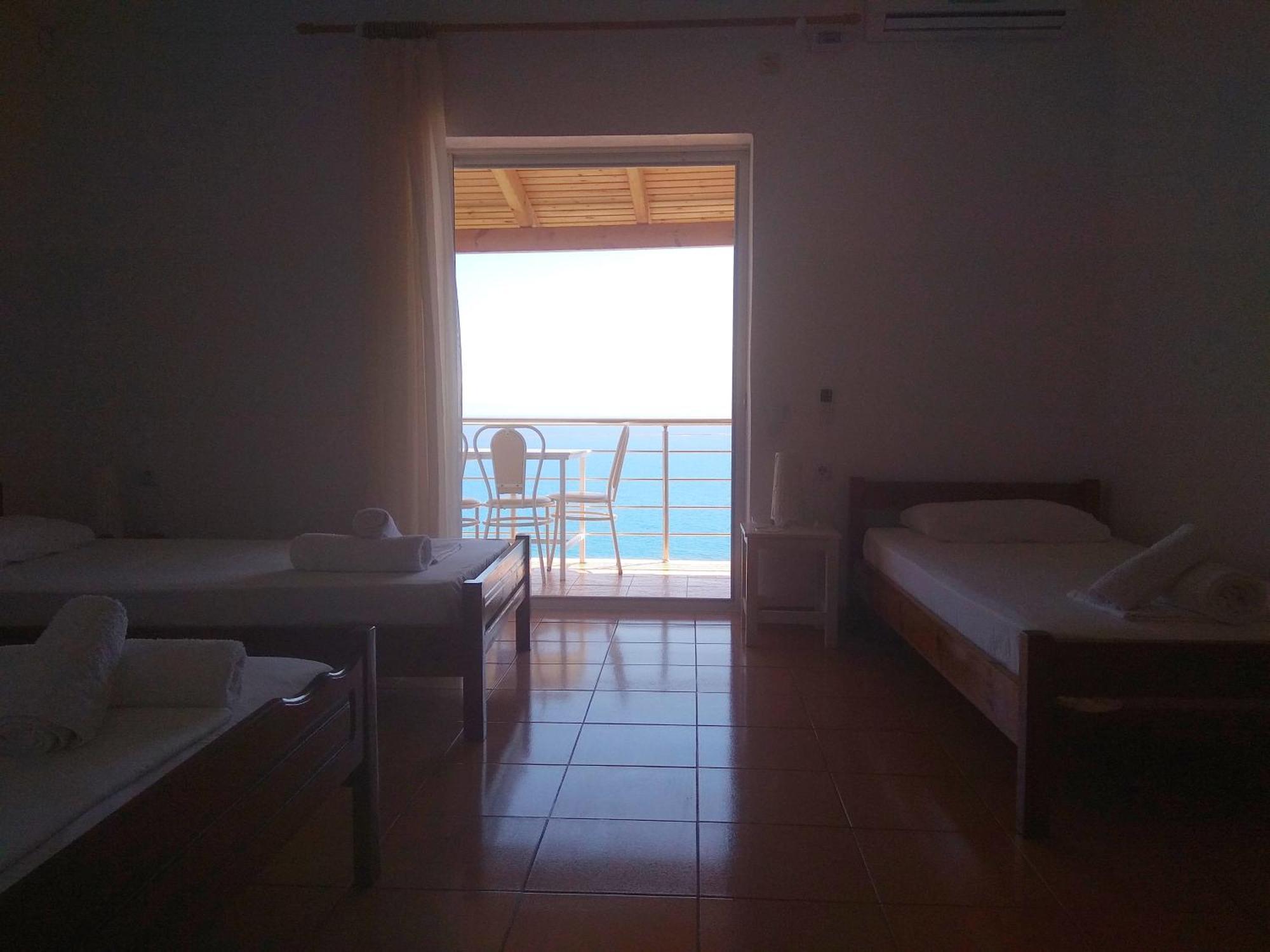 Qeparo Pano Rooms Habitación foto